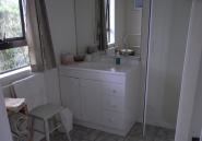 familyroom_bathroom_1.jpg